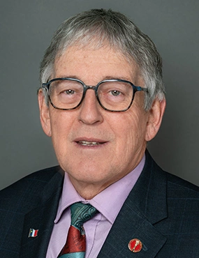 A headshot of Réjean Aucoin, Founder of the Association des juristes d’expression française de la Nouvelle-Écosse (AJEFNE).